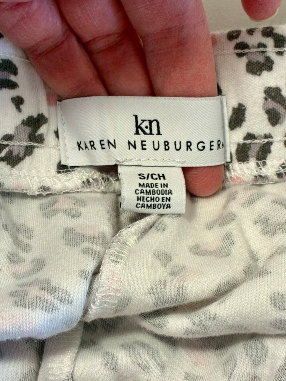 Karen Neuburger Sz Small | White and Pink Leopard Print Pajama Top + Pants Set - Picture 9 of 15